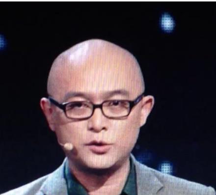 中國(guó)不留頭發(fā)的十大明星排行 陳佩斯1954年2月1日出生于長(zhǎng)春