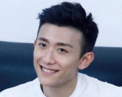 人氣暴漲的七大明星排行 張一山憑借《家有兒女》中“劉星”一夜成名