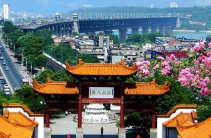 中國適合春季旅游的5a景區 杭州西湖風景名勝區位于杭州市中心