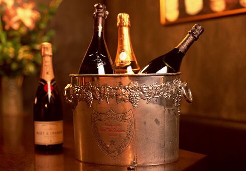 如何釀造香檳酒?香檳酒的功效與作用