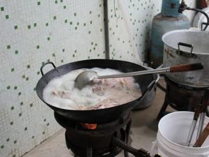 油壺怎么清洗？油壺上的污漬怎么去除？