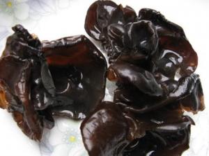 干木耳要泡多久?怎樣泡發(fā)黑木耳好吃又營養(yǎng)