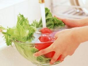 不同的蔬菜和瓜果殘留農藥沖洗方法不同