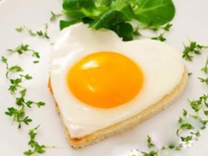 雞蛋里面有血能吃嗎？雞蛋里帶血絲是怎么回事