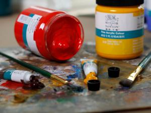 丙烯顏料怎么洗？丙烯顏料有毒嗎