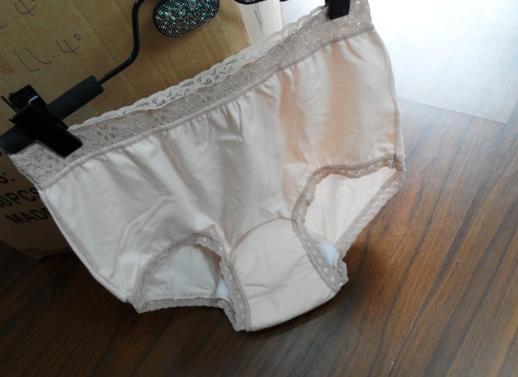 內(nèi)褲要用什么消毒?內(nèi)褲有黃色的結(jié)痂是怎么回事