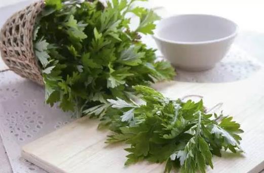 端午節掛的艾草能喝嗎?不到端午門口能放艾草嗎?