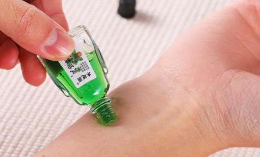 風(fēng)油精涂臉上有傷害嗎 長期吸入風(fēng)油精的味道有害嗎