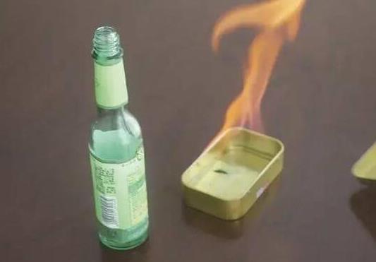 花露水過期了有毒嗎?花露水噴在電風扇上有什么作用?