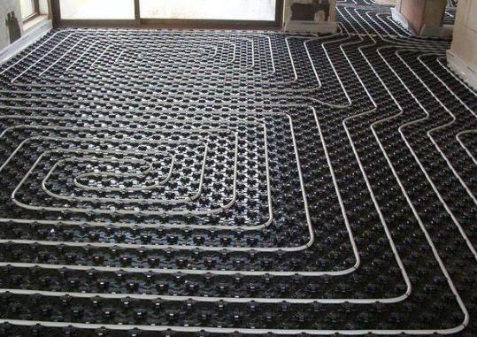 地暖打地鋪睡對身體好嗎?地暖經(jīng)常開和關(guān)好不好