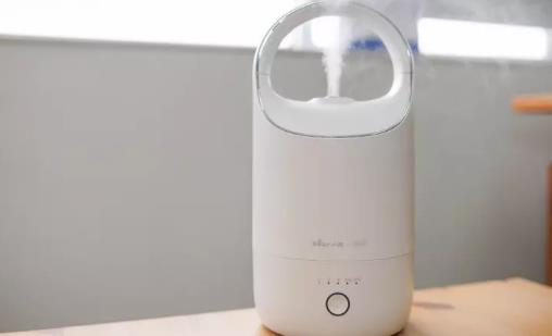 嬰兒可以用加濕器嗎 加濕器用什么水對嬰兒好