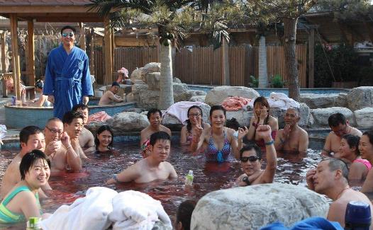 泡溫泉后需要洗澡嗎 泡溫泉時(shí)可以敷面膜嗎