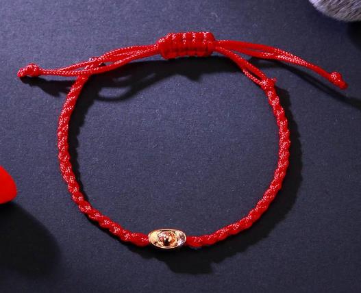 本命年紅繩可以和彩金一起戴嗎?本命年紅繩可以和蜜蠟手串一起帶嗎