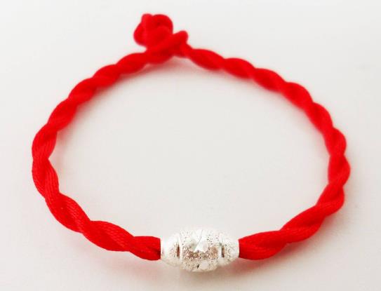 本命年紅繩可以同時戴兩條嗎?本命年紅繩可以一直戴著嗎