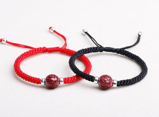 本命年戴紅繩還是紅瑪瑙還是紅朱砂?本命年戴紅繩金飾單數(shù)還是雙數(shù)