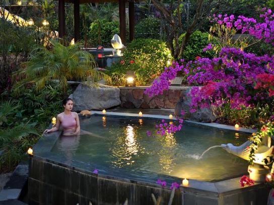 一起泡溫泉會染病嗎?泡溫泉如何預防頭暈