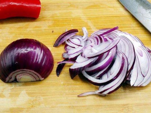 洋蔥怎么切不辣眼睛?怎么放洋蔥不發(fā)芽