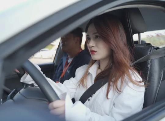 正規駕校幾個人一輛車?駕校報名了退錢麻煩嗎