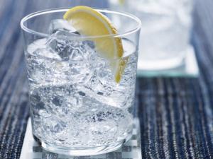 寶寶能喝碳酸飲料嗎？寶寶喝碳酸飲料的危害