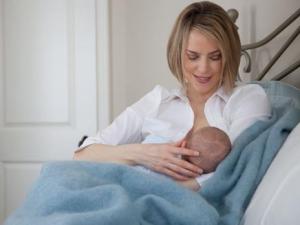 母乳喂養需要喂水嗎?母乳喂養不能吃什么