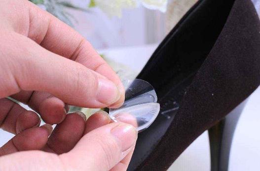 鞋子磨腳怎么辦?鞋子小了磨腳怎么辦?