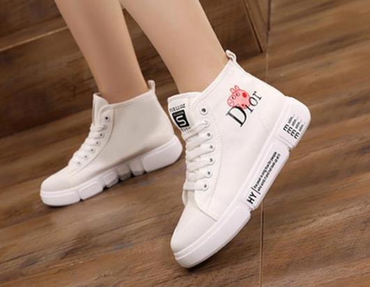 板鞋如何防止折痕?板鞋能用洗衣機洗嗎?