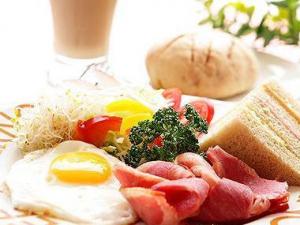 一天該吃多少蛋白質?什么人不宜多吃蛋白質