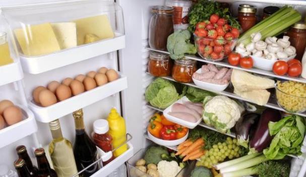 冰箱裝的東西越多越省電嗎?冰箱存放食物的正確方法
