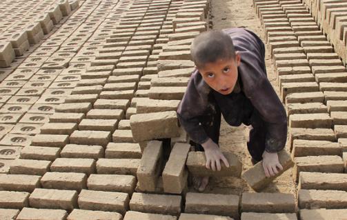 搬磚什么意思?搬磚是什么梗?網游搬磚賺錢是什么意思