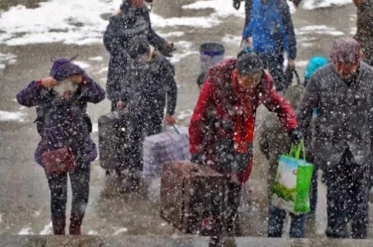 反向春運(yùn)是什么意思?為什么越來(lái)越多的農(nóng)村人留在城市過(guò)年