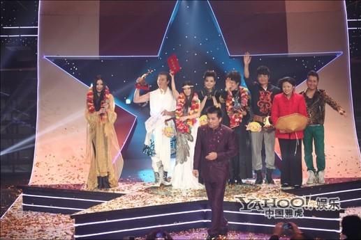 安與騎兵斬獲《星光大道》2012年度總冠軍,趙本山支持安與騎兵