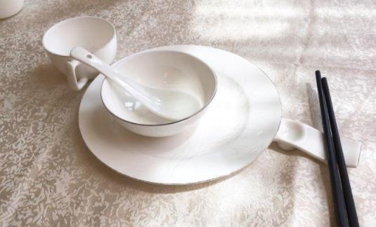 南京一餐廳違規(guī)收取2元餐具費(fèi)被罰9千 飯店吃飯餐具收費(fèi)怎么投訴