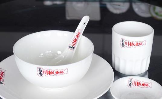 南京一餐廳違規(guī)收取2元餐具費(fèi)被罰9千 飯店吃飯餐具收費(fèi)怎么投訴