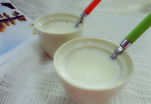 女性每天喝一杯豆?jié){有益健康