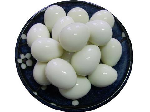 怎樣快速剝鵪鶉蛋？鵪鶉蛋怎么剝更快？鵪鶉蛋如何去殼