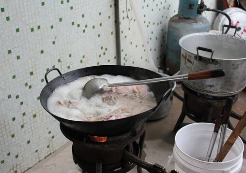 油壺怎么清洗？油壺上的污漬怎么去除？