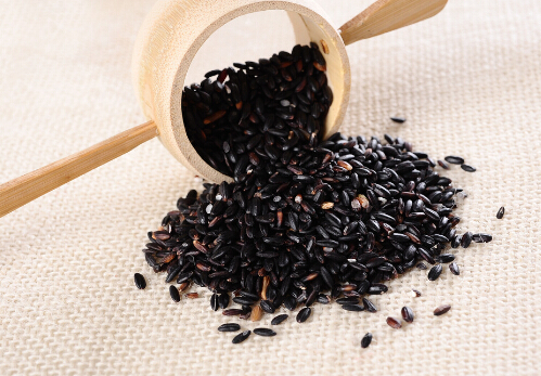 產(chǎn)后補(bǔ)血吃什么？黑米最適合孕婦產(chǎn)婦