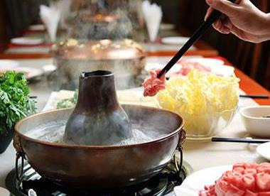 食物趁熱吃好嗎?寒冬進食過熱易損害口腔健康