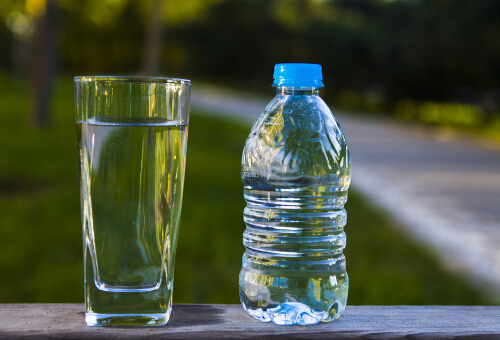 常喝礦泉水可以防老癡？常喝礦泉水好嗎？