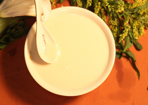 豆?jié){富含膳食纖維助排毒-喝豆?jié){的好處