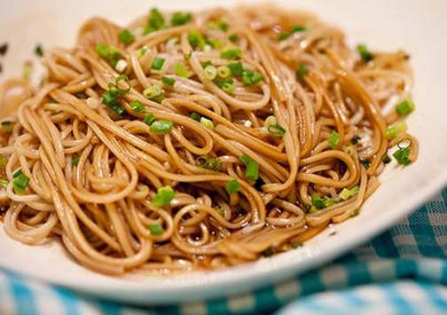 蔥油拌面的營養(yǎng)價值-蔥油拌面的特點