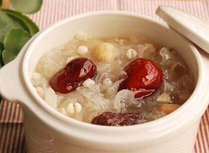 吃銀耳有什么好處?銀耳的營養價值和食療功效