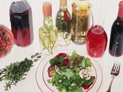 米醋和白醋一樣嗎哪個(gè)好?米醋和白醋的區(qū)別