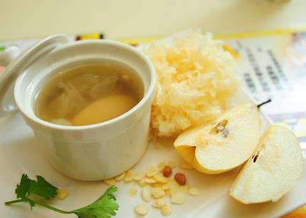 春季咳嗽吃什么好的快？十款食療對癥止咳化痰