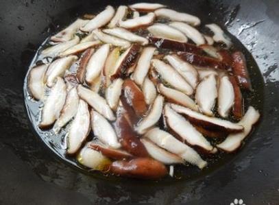 炒香菇需用焯水嗎?香菇的烹飪小竅門