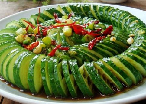 黃瓜怎么吃更有營養(yǎng)?黃瓜的營養(yǎng)搭配食譜