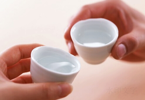 白酒可以用來烹飪？別用白酒代替料酒了！