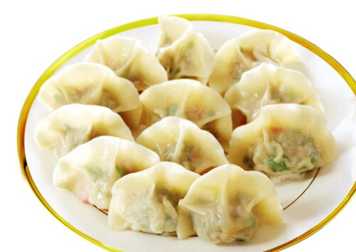 煮餃子時餃子會粘在一起怎么辦?水里加點鹽