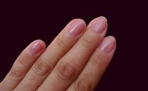 從指甲信號讀出體內肝血的盛衰秘密