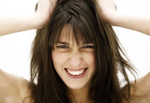 頭皮屑多是什么原因?有頭皮屑怎么辦